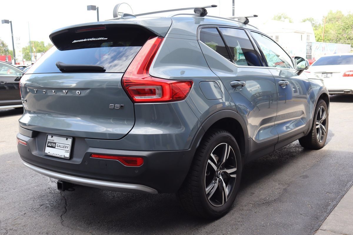 Used 2023 Volvo XC40 B5 Plus AWD/4WD image 5