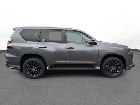 Certified 2023 Lexus GX 460 Premium w/ Accessory Package AWD/4WD image 2