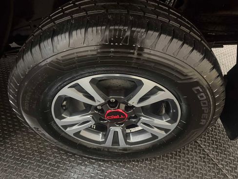 Certified 2018 Toyota Tacoma TRD Sport image 9