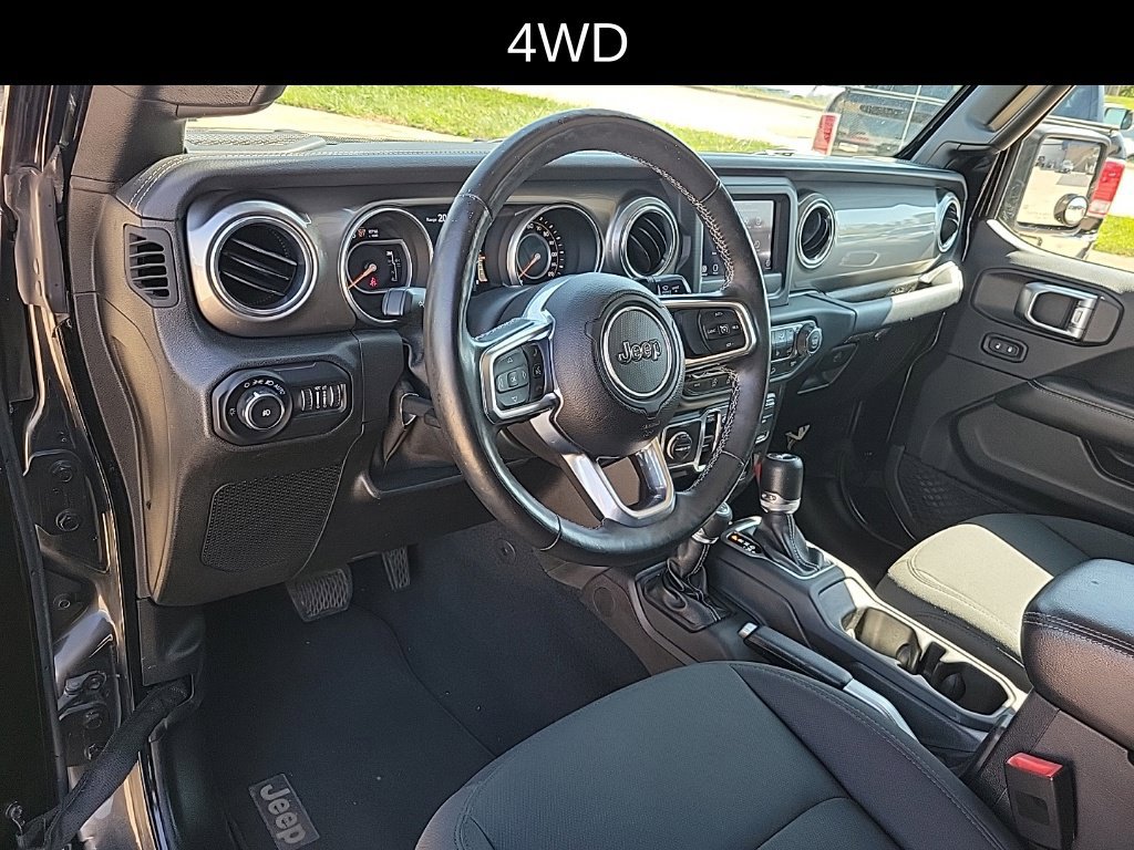 Used 2018 Jeep Wrangler Unlimited Sahara w/ Cold Weather Group AWD/4WD image 17