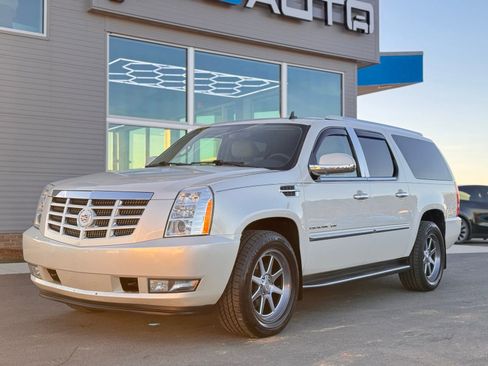 Used 2014 Cadillac Escalade ESV Luxury image 14