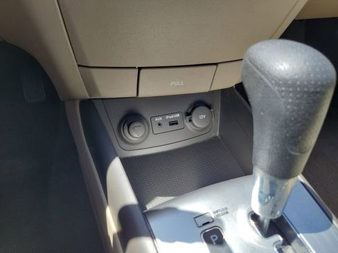 Used 2010 Hyundai Elantra GLS FWD image 18