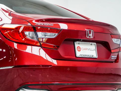 Used 2018 Honda Accord Touring image 14