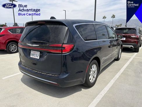 Used 2023 Chrysler Pacifica Touring-L FWD image 22