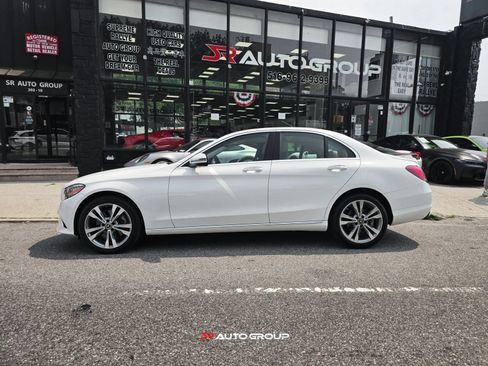 Used 2019 Mercedes-Benz C 300 4MATIC Sedan image 6