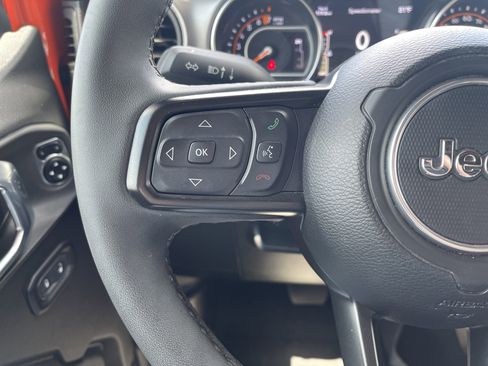Used 2023 Jeep Gladiator Sport AWD/4WD image 19