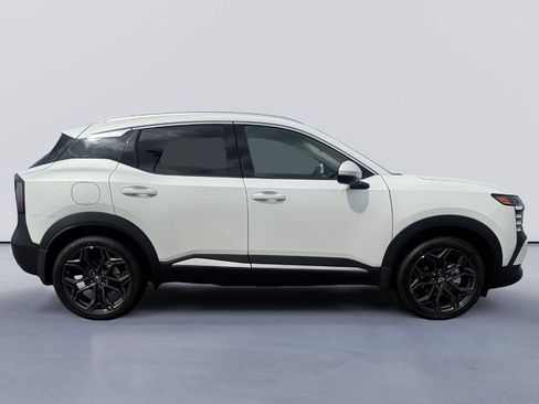 New 2026 Nissan Kicks SR w/ Cold Weather Package image 7