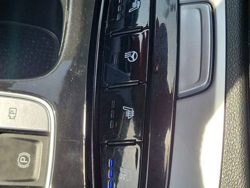 Used 2022 Hyundai Santa Cruz Limited image 13