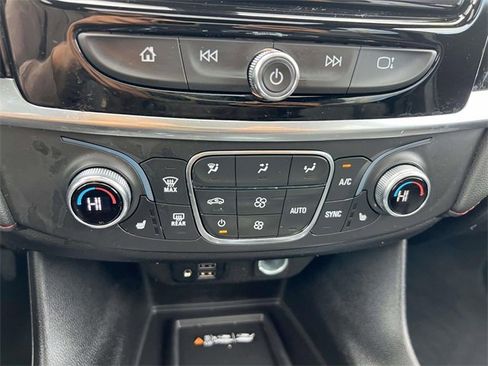 Certified 2023 Chevrolet Traverse RS image 32