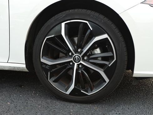 Used 2024 Nissan Altima 2.5 SR FWD image 5