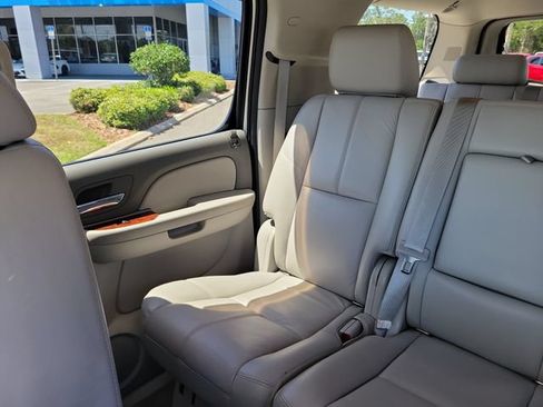 Used 2012 GMC Yukon XL SLT w/ SLT-2 Equipment Package RWD image 13