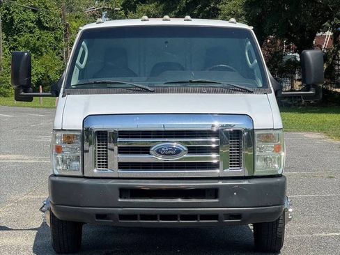 Used 2011 Ford E-450 and Econoline 450 Super Duty RWD image 8