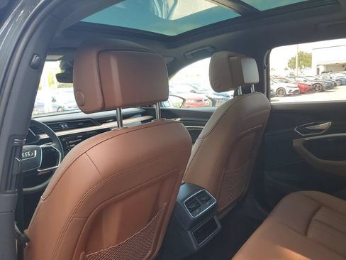 Certified 2024 Audi Q8 e-tron Premium Plus w/ Premium Plus Package AWD/4WD image 18