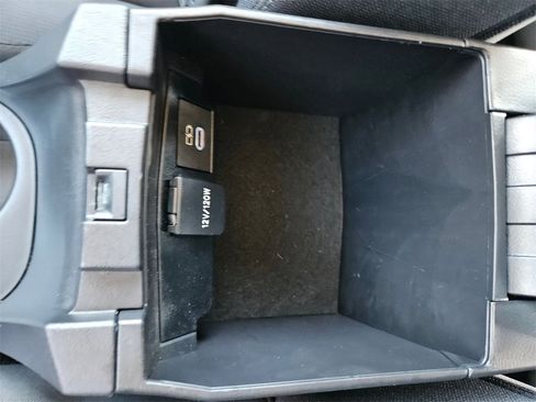 Used 2025 Toyota Corolla LE image 29