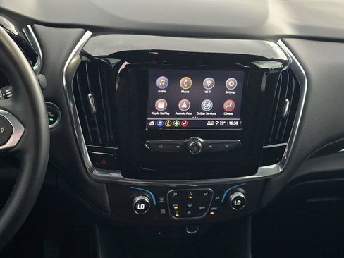 Used 2023 Chevrolet Traverse LT FWD image 16