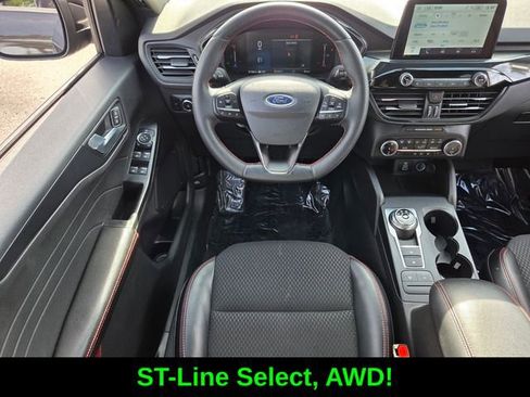 Used 2025 Ford Escape ST-Line Select AWD/4WD image 12
