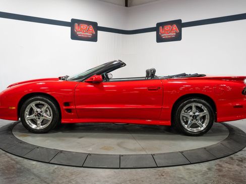 Used 1999 Pontiac Firebird Trans Am RWD image 8