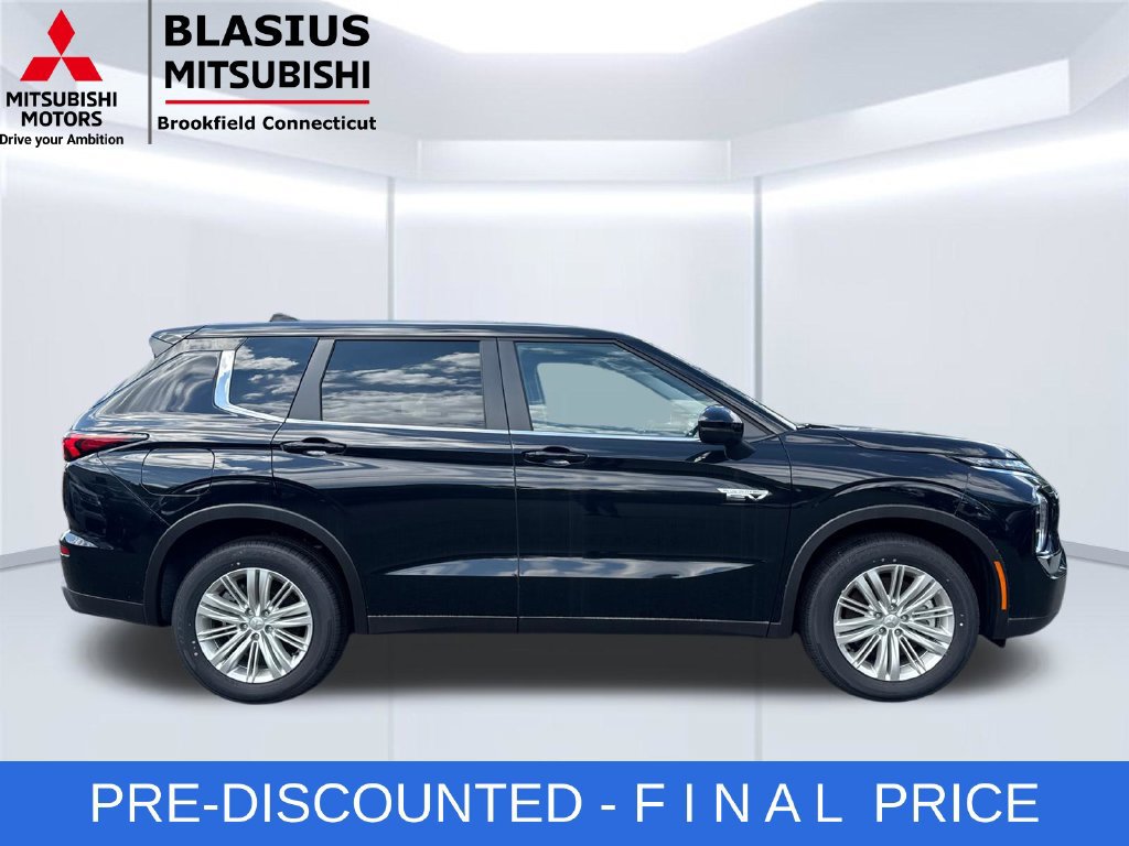Used 2025 Mitsubishi Outlander ES AWD/4WD image 5