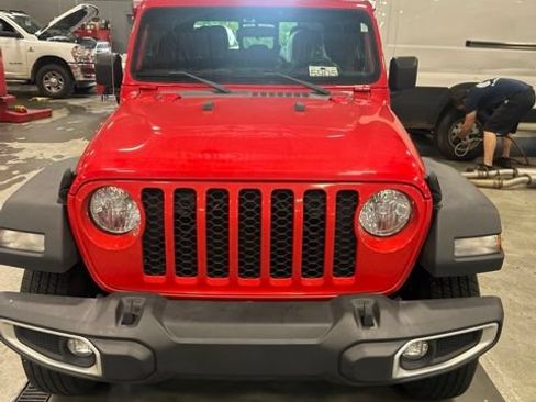 Used 2023 Jeep Gladiator Sport w/ Trailer Tow Package AWD/4WD image 5