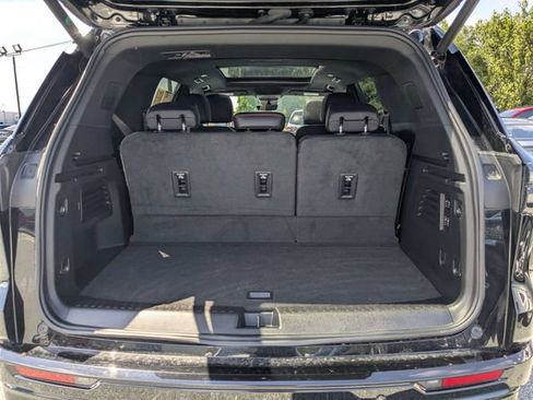 Used 2024 Chevrolet Traverse RS w/ LPO, Floor Liner Package AWD/4WD image 11