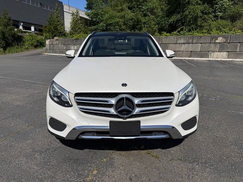 Used 2018 Mercedes-Benz GLC 300 4MATIC image 4