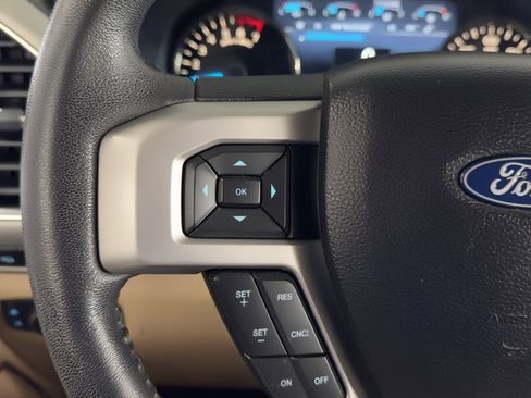 Used 2017 Ford F150 Lariat image 21