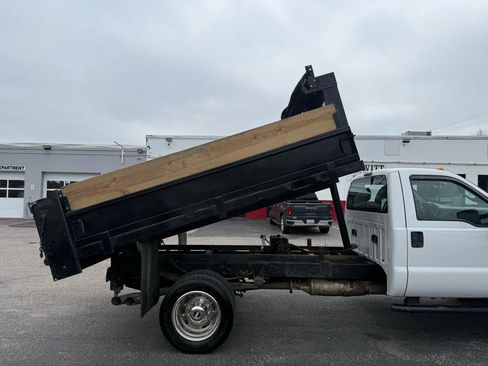 Used 2015 Ford F550 4x4 Regular Cab Super Duty image 12