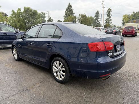 Used 2012 Volkswagen Jetta SE FWD image 5