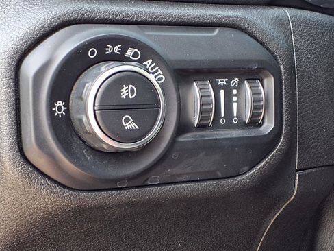 Used 2021 Jeep Gladiator Overland w/ Popular Equipment Package image 8