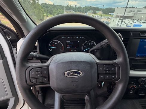 Used 2024 Ford F350 XLT AWD/4WD image 11