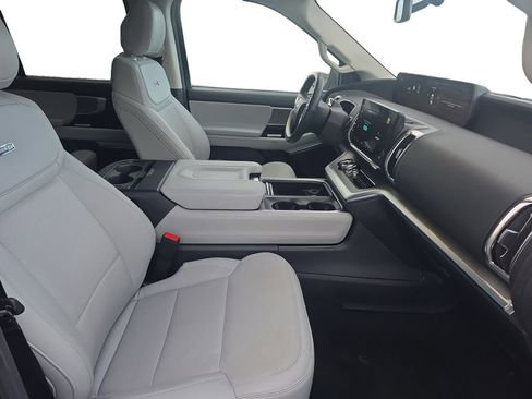 Used 2025 Ford Expedition Max Platinum image 16