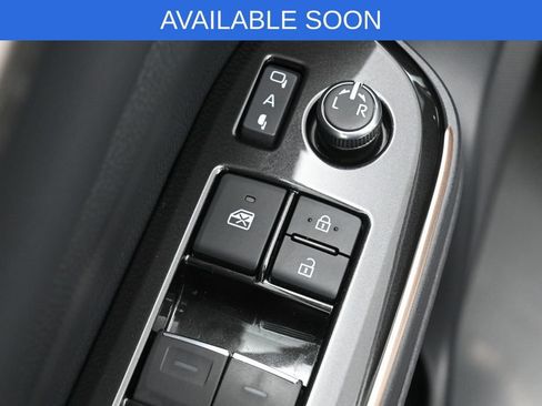 Used 2025 Toyota Crown Signia AWD/4WD image 12