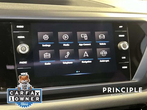 Certified 2022 Volkswagen Taos SE w/ Panoramic Sunroof Package image 20