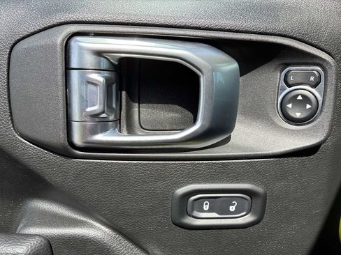 Used 2022 Jeep Wrangler Unlimited Sport AWD/4WD image 15