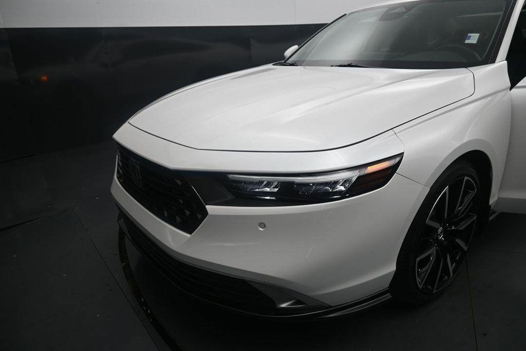 Used 2024 Honda Accord Touring image 9