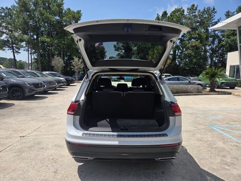 Used 2019 Volkswagen Tiguan SE w/ Panoramic Sunroof Package FWD image 27