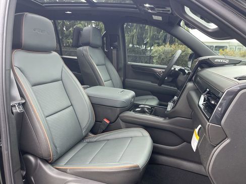 New 2026 GMC Yukon XL AT4 AWD/4WD image 29