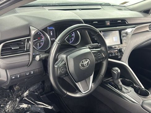 Used 2020 Toyota Camry SE FWD image 32