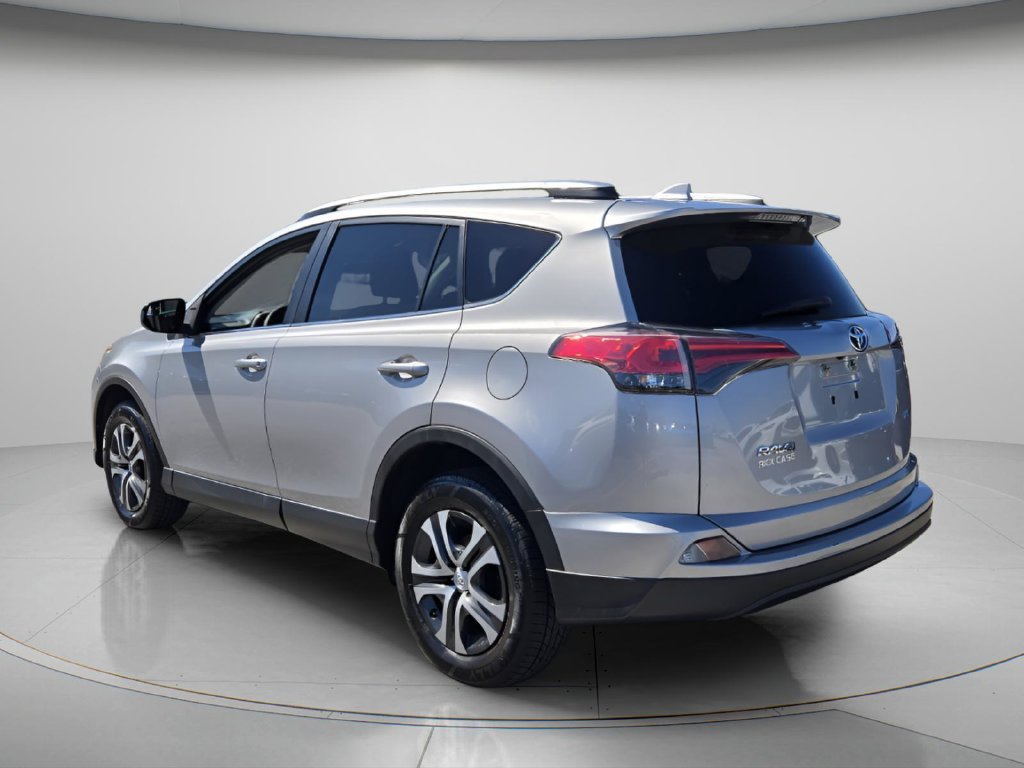 Used 2017 Toyota RAV4 LE FWD image 7