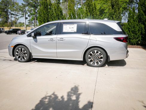 New 2026 Honda Odyssey Elite image 7