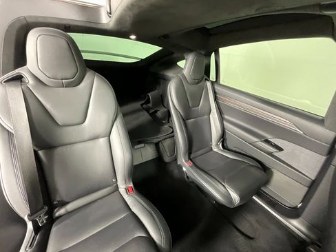 Used 2022 Tesla Model X image 22