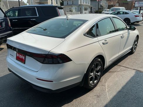 Used 2023 Honda Accord EX image 4