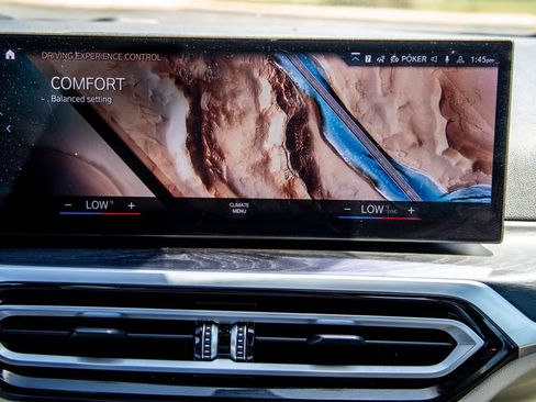 Used 2023 BMW 330i xDrive Sedan w/ Premium Package AWD/4WD image 13