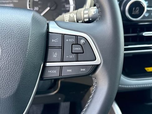Used 2026 Toyota Highlander XLE AWD/4WD image 18