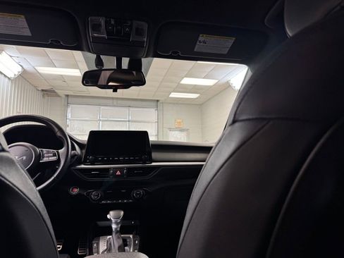 Used 2024 Kia Forte GT-Line w/ GT-Line Premium Package image 21