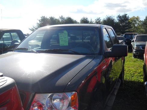 Used 2005 Ford F150 XLT image 9