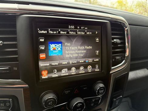 Used 2017 RAM 1500 Laramie w/ Convenience Group AWD/4WD image 18