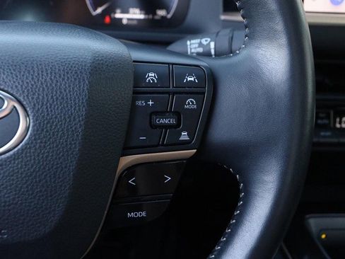 Used 2024 Toyota Crown image 13