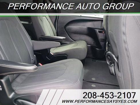 Used 2019 Chrysler Pacifica Touring Plus w/ Advanced Safetytec Group FWD image 14