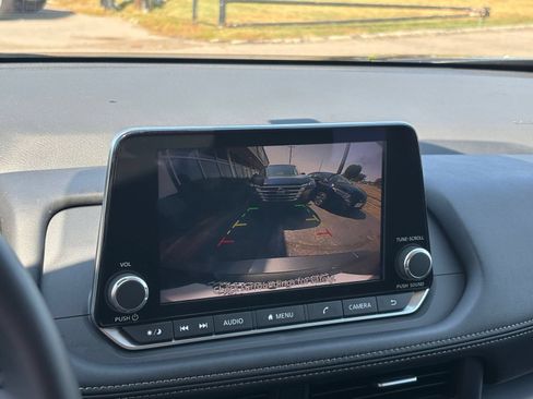 Used 2026 Nissan Rogue SV FWD image 21